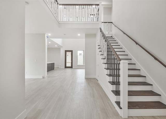 Property at 40 Trellis Ct, Conroe, TX 77304, 4 beds, 3 baths