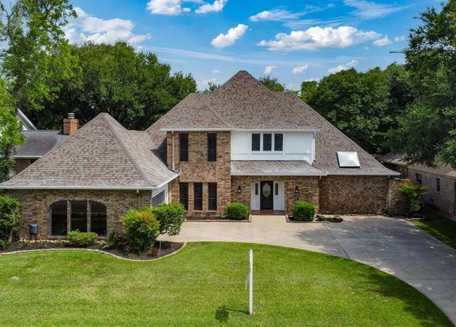 Property at 1714 Plantation Dr, Richmond, TX 77406, 4 beds, 4 baths