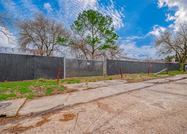 Property at 10403 Forum Park Dr, Houston, TX 77036