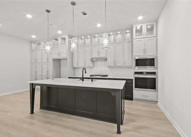 Property at 563 Cypress Valley Ave, Montgomery, TX 77316, 3 beds, 2.5 baths