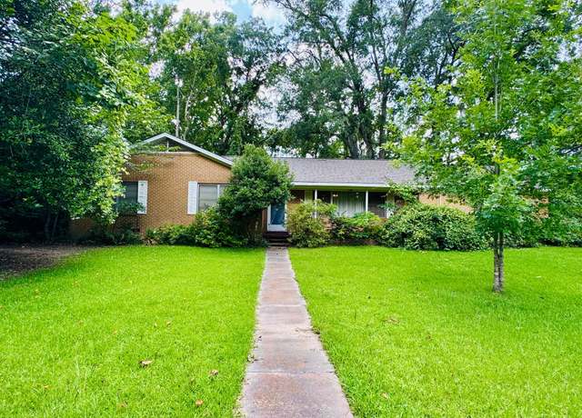Property at 109 S Broadway, Kennard, TX 75847, 3 beds, 1 bath