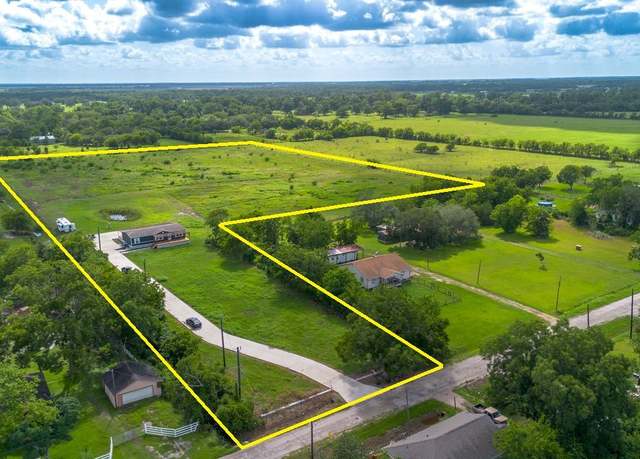 Property at 2950 County Road 172, Wharton, TX 77488, 3 beds, 3 baths