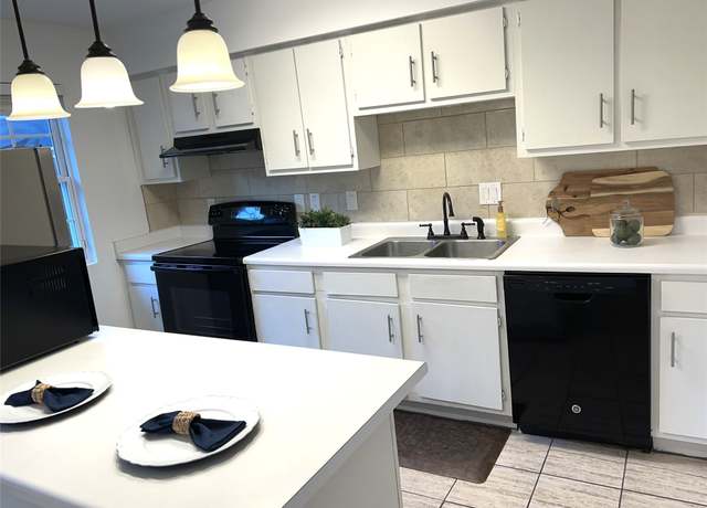 Property at 5800 Lumberdale Rd #106, Houston, TX 77092, 2 beds, 2.5 baths
