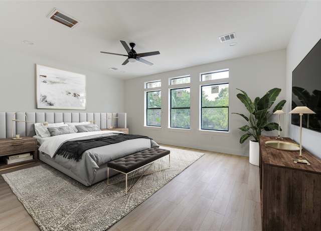 Property at 4531 Creekmont Dr, Houston, TX 77091, 3 beds, 2.5 baths