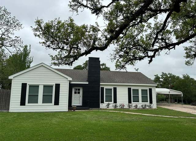 Property at 603 S Mccarty Ave, Eagle Lake, TX 77434, 3 beds, 2 baths