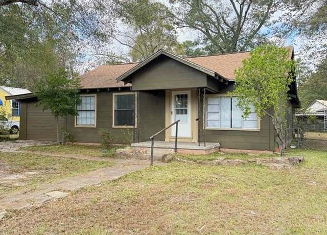 Property at 1307 Atkinson Dr, Lufkin, TX 75901, 3 beds, 2 baths