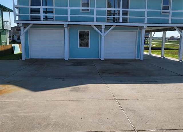 Property at 106 Driftwood Rd, Freeport, TX 77541, 3 beds, 2 baths