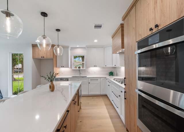 Property at 10651 Mayfield Rd, Houston, TX 77043, 4 beds, 2.5 baths
