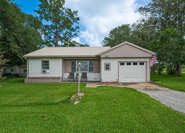 Property at 623 Bernard St, Damon, TX 77430, 3 beds, 2.5 baths