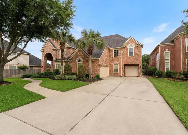 Property at 13706 Elm Shores Dr, Houston, TX 77044, 5 beds, 5.5 baths