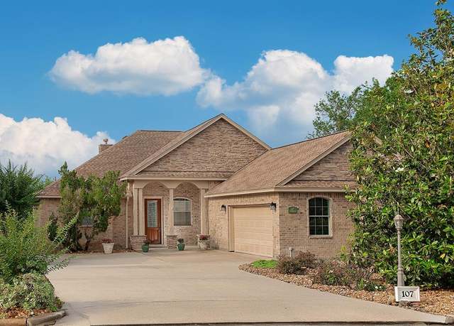 Property at 107 Monterrey Rd E, Montgomery, TX 77356, 3 beds, 2 baths