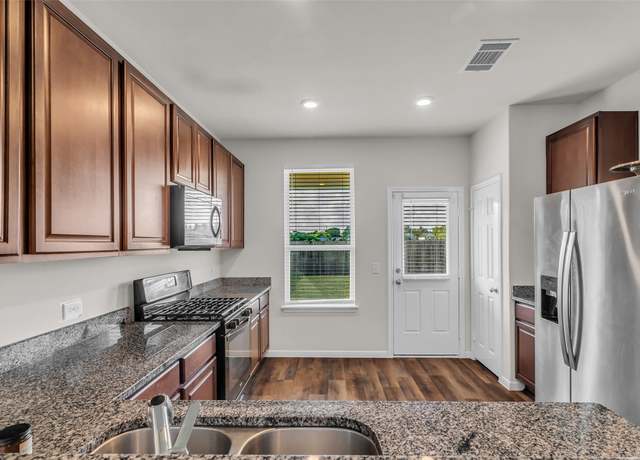 Property at 4619 Prairie Chase Dr, Houston, TX 77069, 4 beds, 3 baths