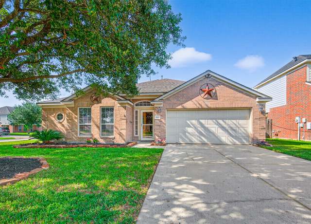 Property at 9903 Valance Way, Conroe, TX 77385, 3 beds, 2 baths