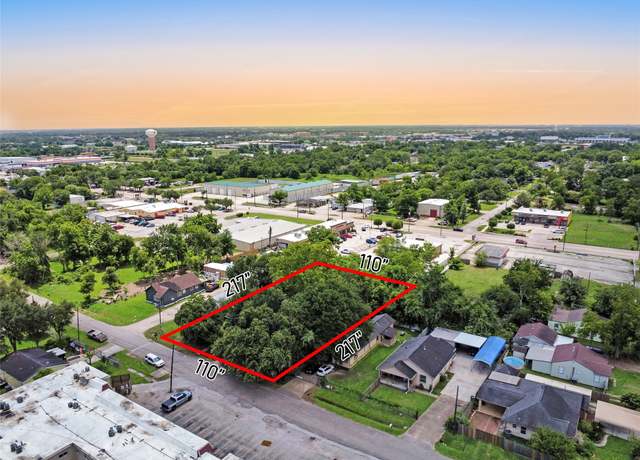 Property at 2818 Violet St, Pasadena, TX 77503, 3 beds, 1 bath