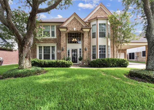 Property at 1802 Wynforest Dr, Deer Park, TX 77536, 4 beds, 2.5 baths