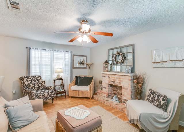 Property at 5207 Avenue K, Galveston, TX 77551, 3 beds, 2 baths
