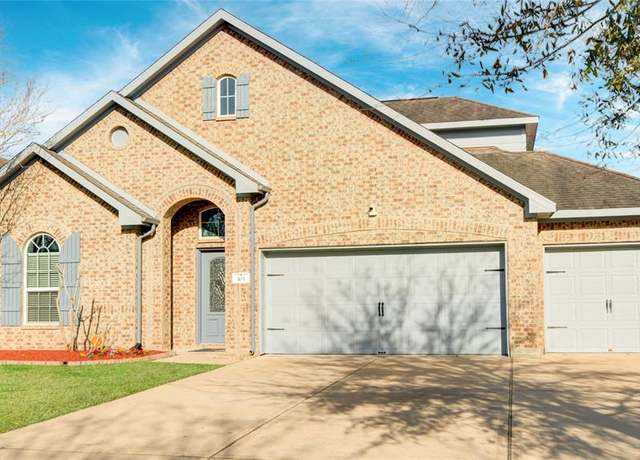 Property at 103 Long Meadow Ct, Clute, TX 77531, 4 beds, 3 baths