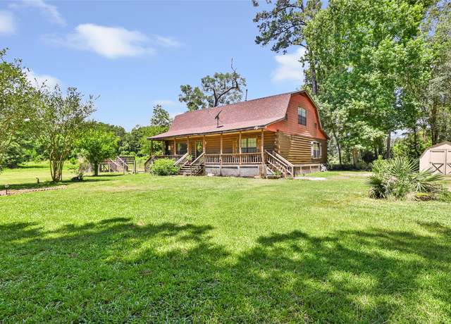 Property at 529 S Gates St, Devers, TX 77538, 3 beds, 2 baths