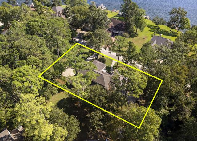 Property at 13413 Northshore Dr, Montgomery, TX 77356, 3 beds, 3 baths