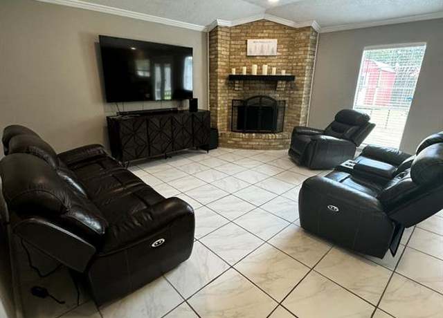 Property at 8609 Lynwood Ln, Port Arthur, TX 77642, 3 beds, 2 baths