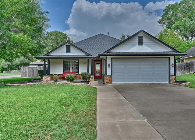 Property at 2701 Cypress Cir, Brenham, TX 77833, 4 beds, 2 baths