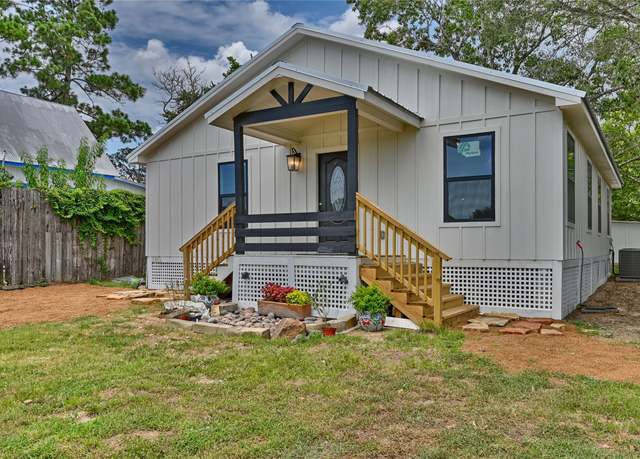 Property at 626 Front St, New Ulm, TX 78950, 3 beds, 2 baths