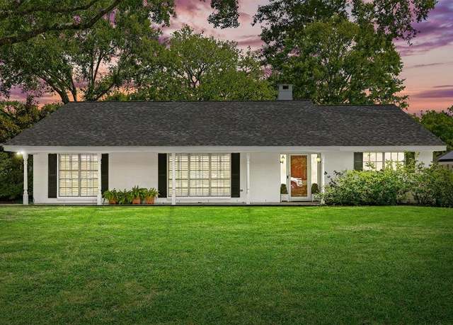 Property at 1908 Oak Shadows St, Baytown, TX 77520, 3 beds, 2 baths