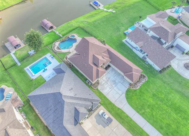 Property at 11592 Grand Pine Dr, Montgomery, TX 77356, 4 beds, 3 baths