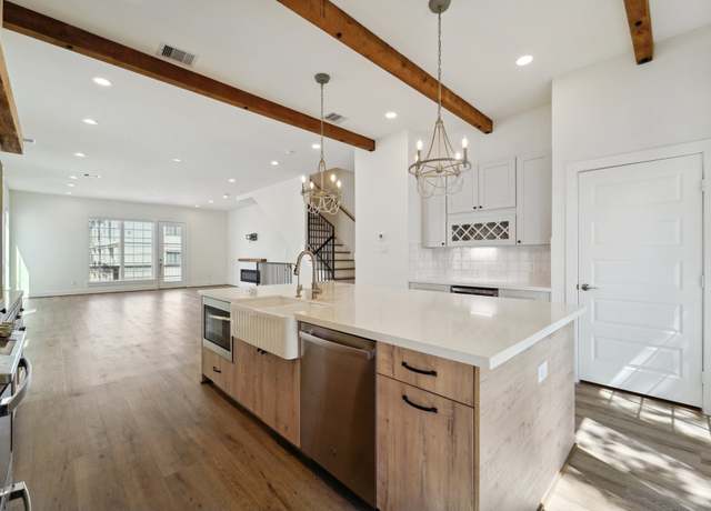 Property at 2520 Ohsfeldt St, Houston, TX 77008, 3 beds, 3.5 baths