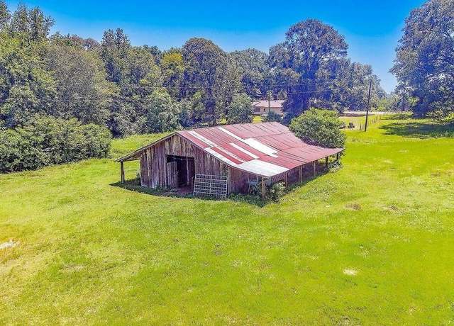 Property at 1748 State Hwy 147 S S, San Augustine, TX 75972, 3 beds, 2.5 baths