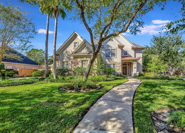 Property at 15415 Parkwood Way, Houston, TX 77059, 4 beds, 3.5 baths