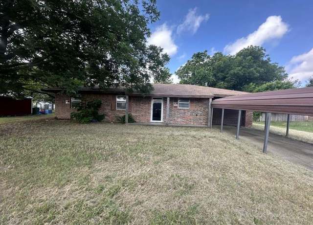 Property at 1504 Martha St, Bowie, TX 76230, 3 beds, 1 bath