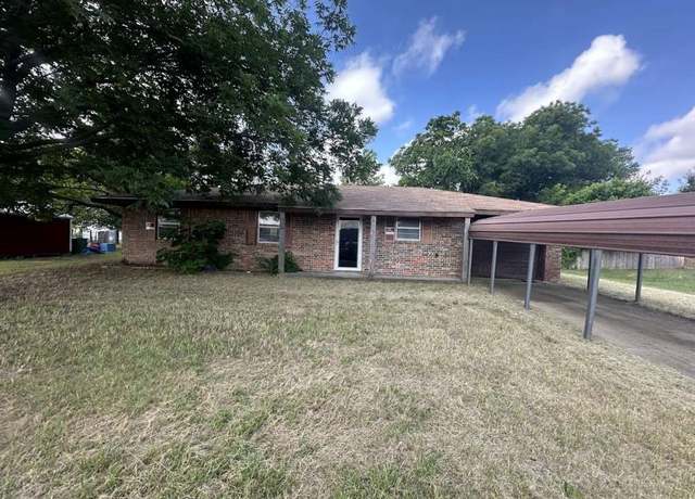 Property at 1504 Martha St, Bowie, TX 76230, 3 beds, 1 bath