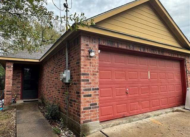 Property at 634 Avenue H, Huntsville, TX 77320, 3 beds, 2 baths