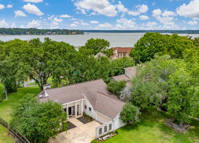 Property at 8219 Magnolia Glen Dr, Humble, TX 77346, 4 beds, 3 baths