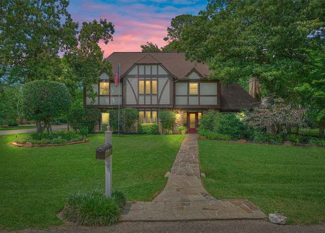 Property at 601 Jeff Davis Ct, Conroe, TX 77302, 4 beds, 2.5 baths