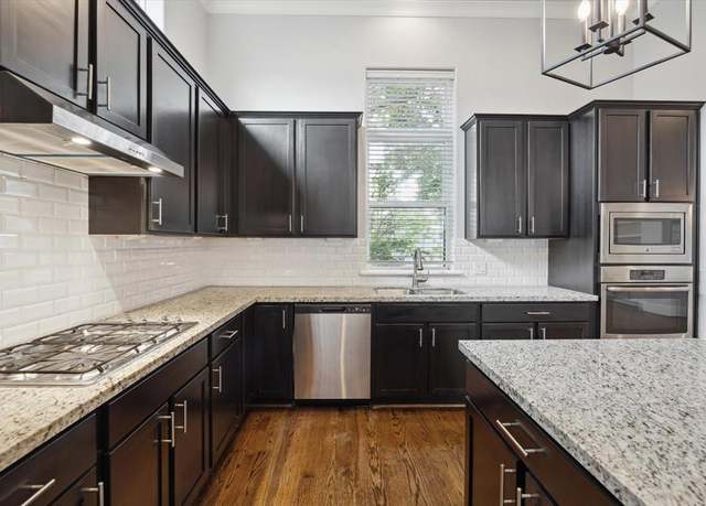 Property at 5644 Larkin St, Houston, TX 77007, 3 beds, 3.5 baths