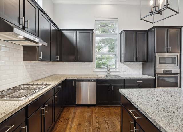 Property at 5644 Larkin St, Houston, TX 77007, 3 beds, 3.5 baths