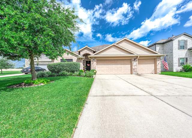 Property at 9710 Golden Cypress Dr, Rosharon, TX 77583, 4 beds, 3.5 baths