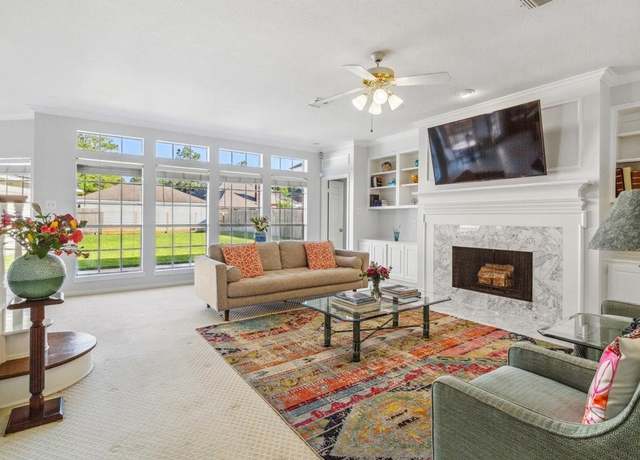 Property at 4614 Jamaica Dr, Sugar Land, TX 77479, 4 beds, 3.5 baths