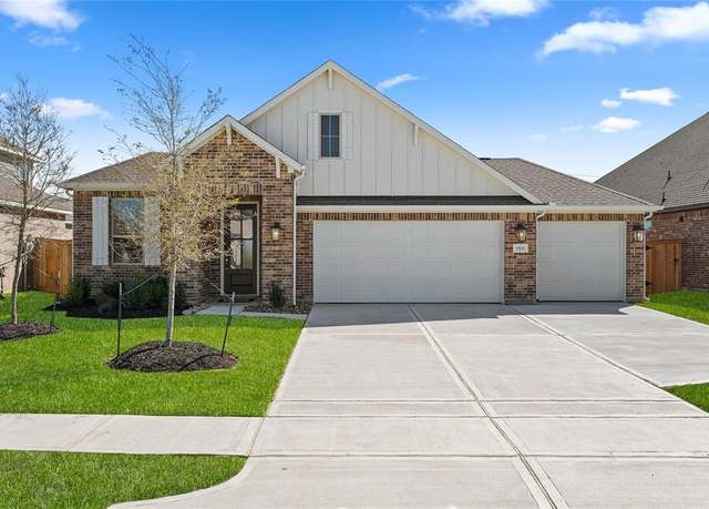 Property at 1533 Apache Heights Dr, Dayton, TX 77535, 3 beds, 2 baths