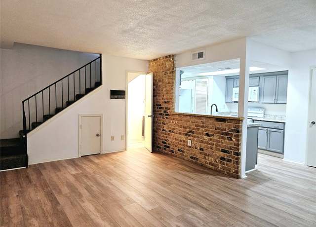 Property at 5670 Birchmont Dr Unit C, Houston, TX 77091, 2 beds, 1.5 baths