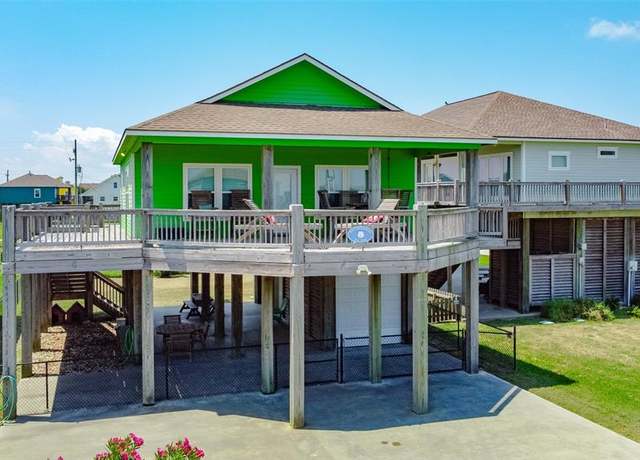 Property at 877 Palmetto Dr, Crystal Beach, TX 77650, 2 beds, 1 bath