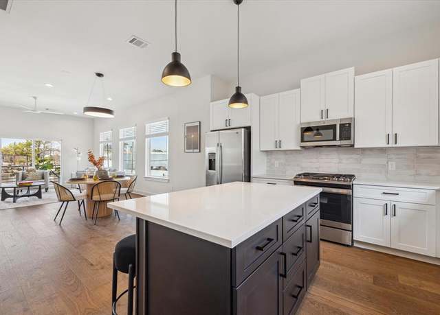 Property at 4709 Moving Meadows Dr, Houston, TX 77018, 3 beds, 3.5 baths