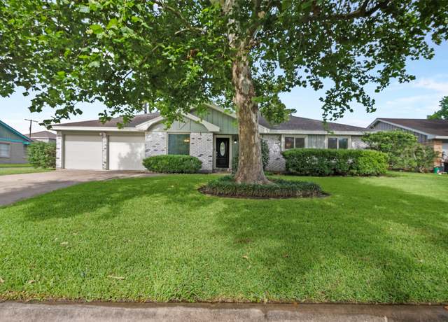 Property at 4108 Pine Shadows St, Dickinson, TX 77539, 3 beds, 2 baths