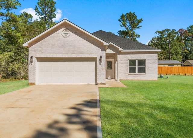 Property at 304 E Cattle Dr, Onalaska, TX 77360, 3 beds, 3 baths