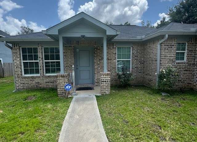 Property at 3940 Frontier Rd, Willis, TX 77378, 3 beds, 2 baths