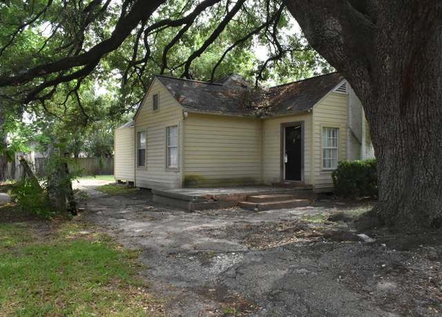 Property at 4005 University Blvd, Houston, TX 77005, 2 beds, 1 bath