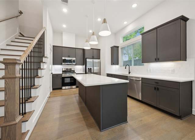 Property at 9315A Montridge Dr, Houston, TX 77080, 3 beds, 2.5 baths
