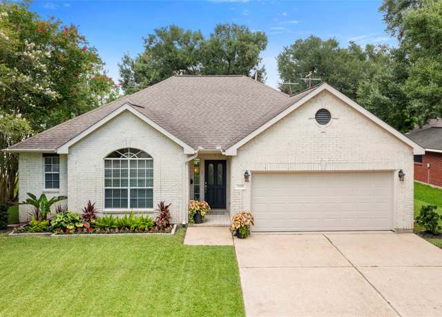 Property at 1608 Lark St, Alvin, TX 77511, 3 beds, 2 baths